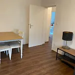 Quiet Apartment In Hip Neighbourhood