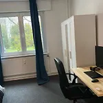 Quiet Apartment In Hip Neighbourhood